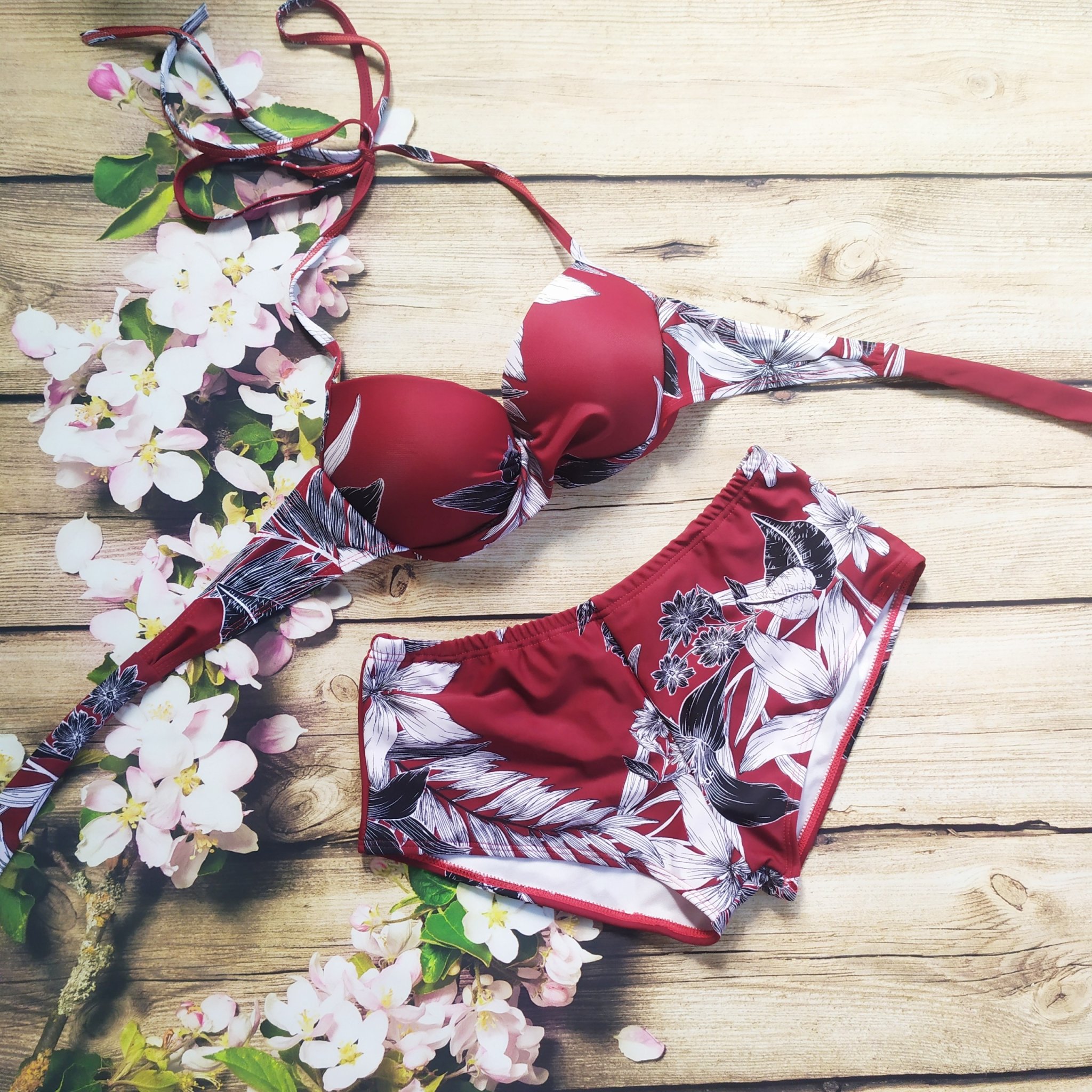 Đồ bơi bikini 2 mảnh cạp cao hoạ tiết đỏ
