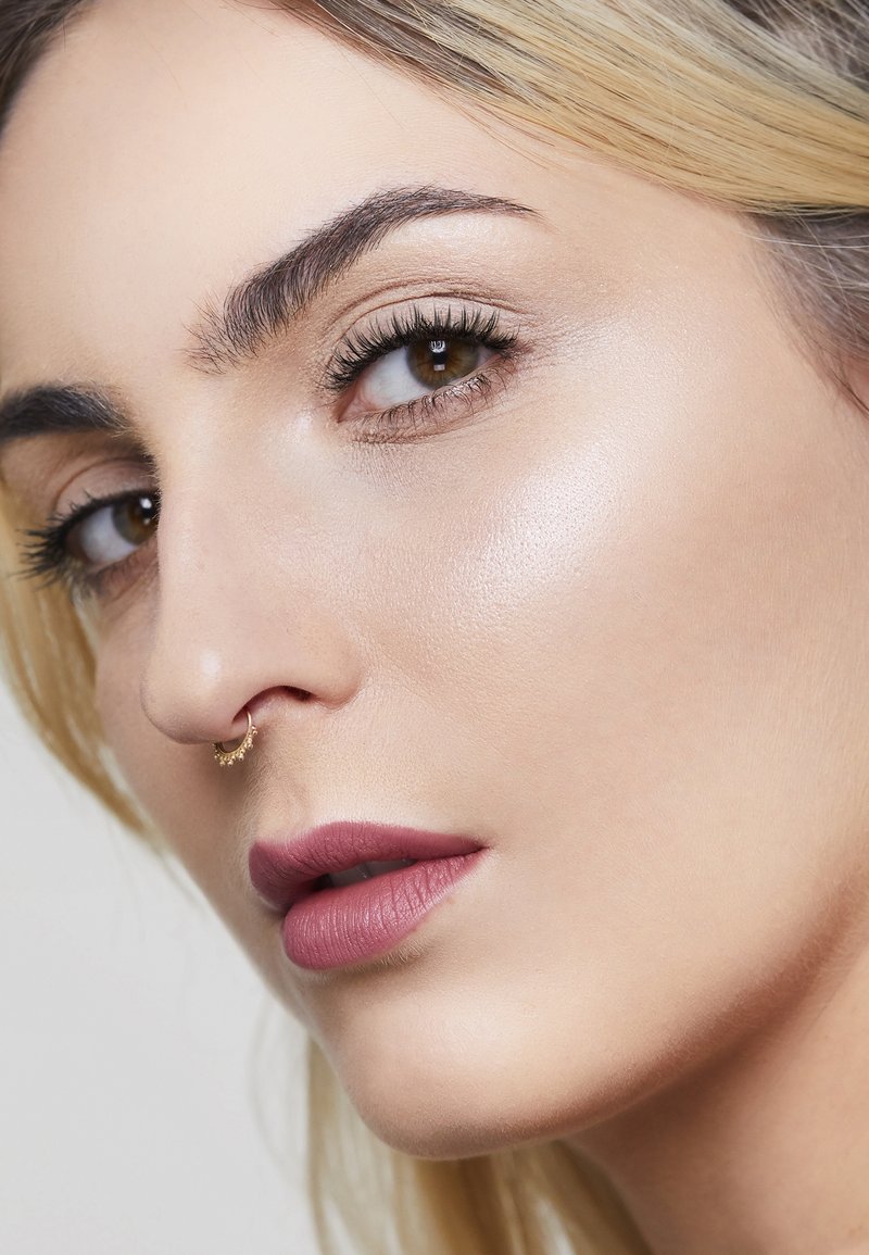 Phấn bắt sáng MAC Minneralize (Soft & Gentle )