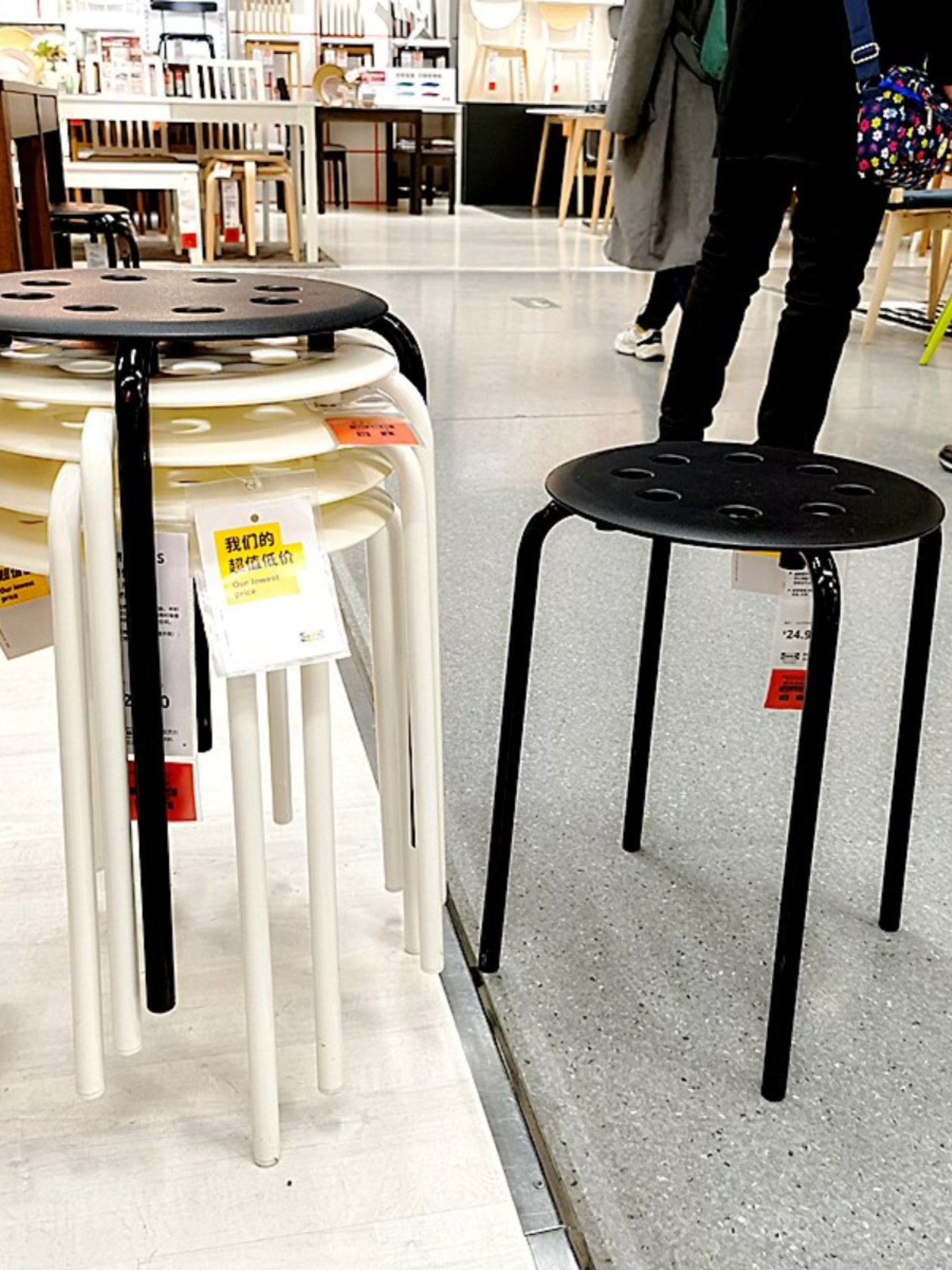 Ghế đẩu tròn chân sắt IKEA Marius - Trắng