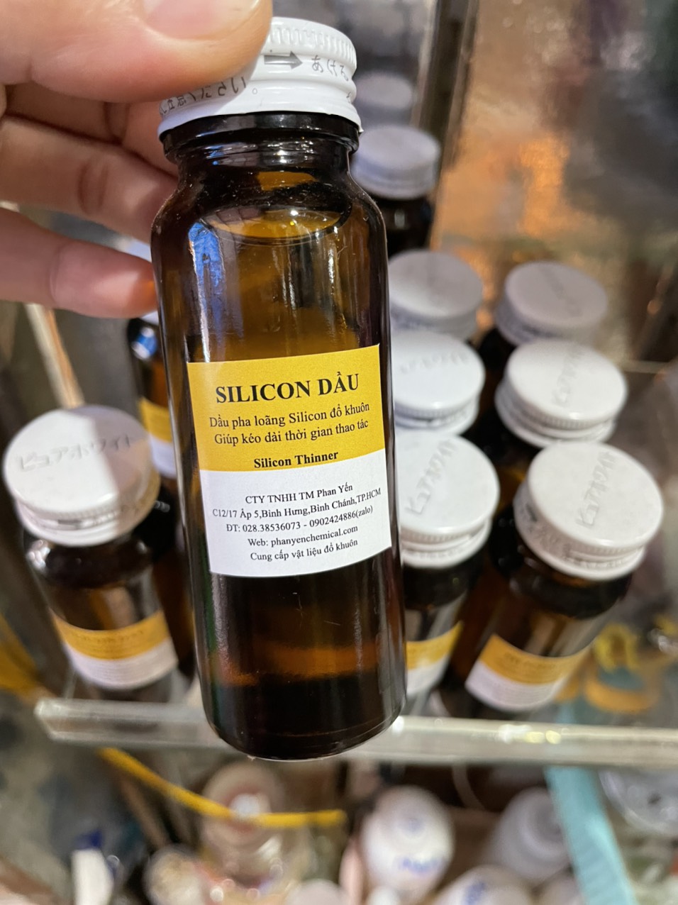 Silicone oil, silicone mold diluent oil. silicone thinner