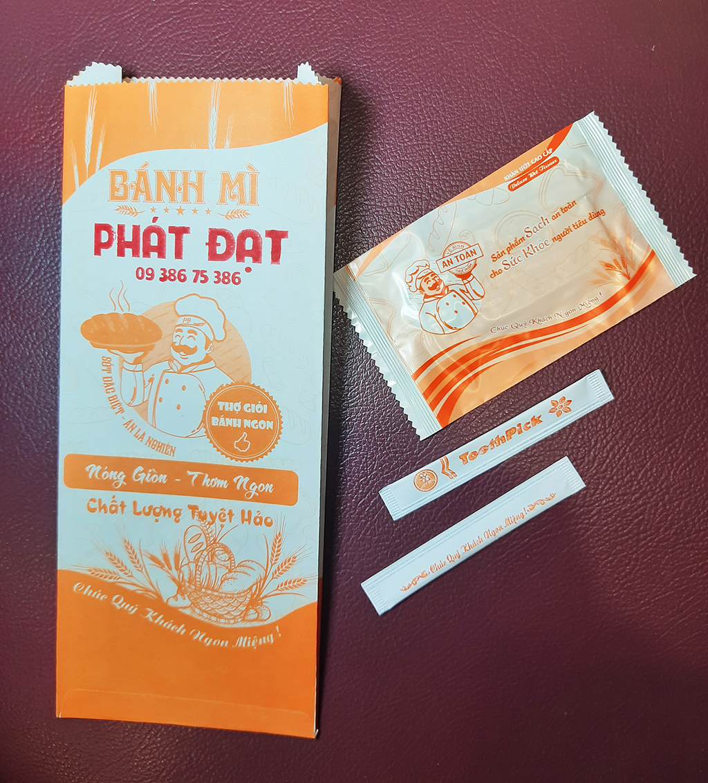 Combo { TỰ IN TÊN } 100 Bao giấy Bánh Mì + 100 Khăn Lạnh Bánh Mì
