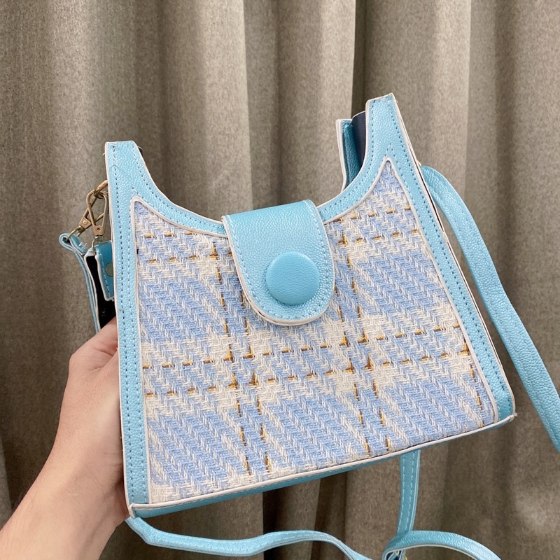 Shoulder bags checkerboard Plaid female clip armpit go play nice fashion cross bracelet cheap taste bag HT196