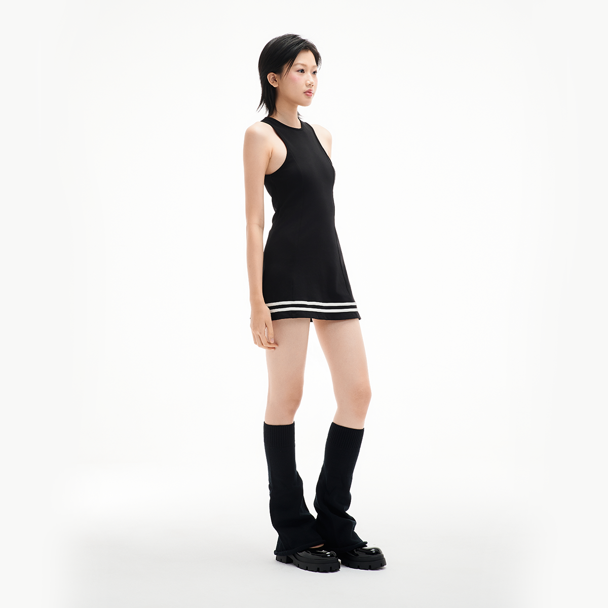 DOTTIE - Đầm sát nách phối viền - Đen - D0541