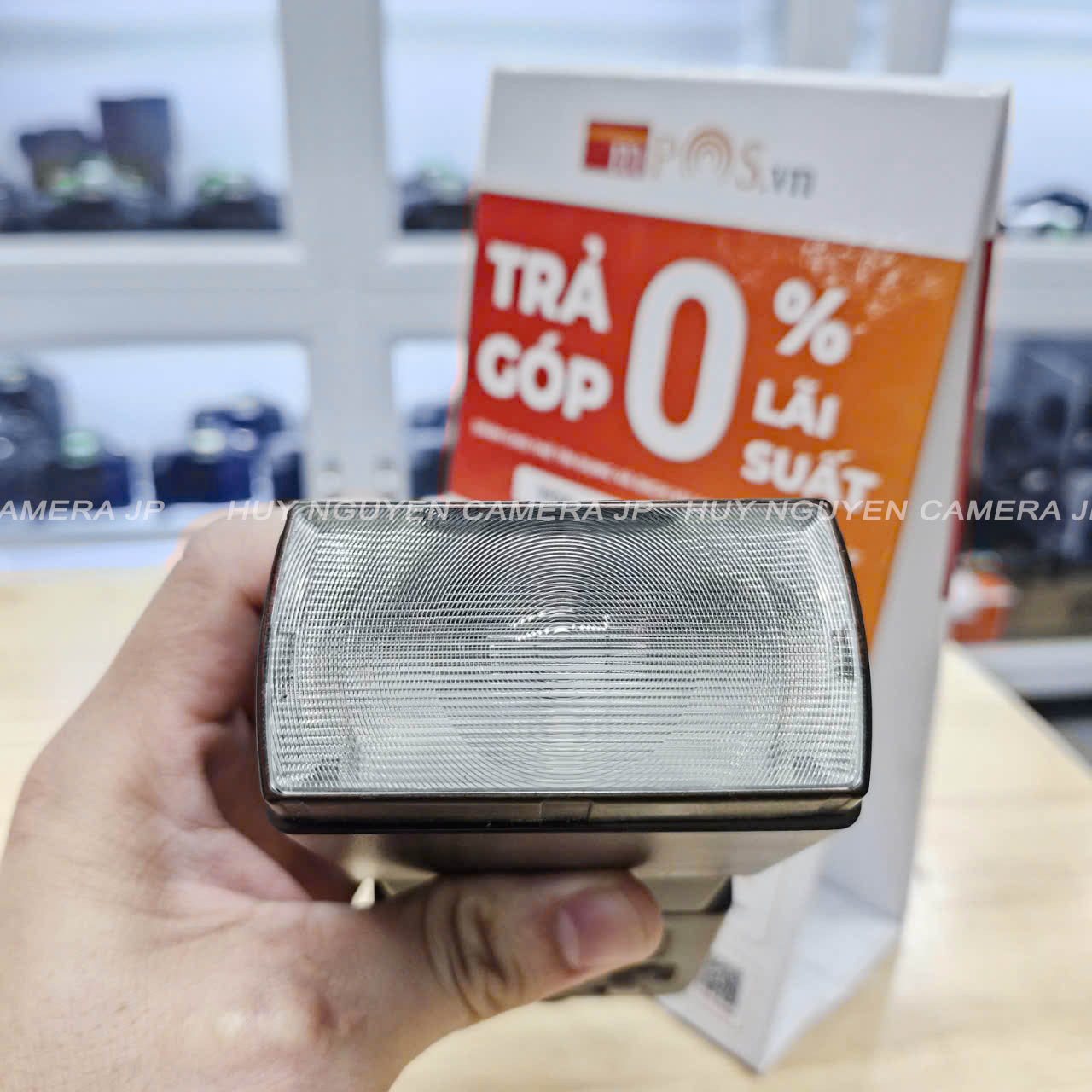 ĐEN FLASH CANON 430EZ . HOẠT ĐỘNG TỐT MỌI CHỨC NĂNG , ÁNH SÁNG TRONG TRẺO.