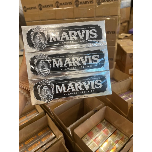 Kem Đánh Răng Marvis Whitening Mint 85ml màu trắng