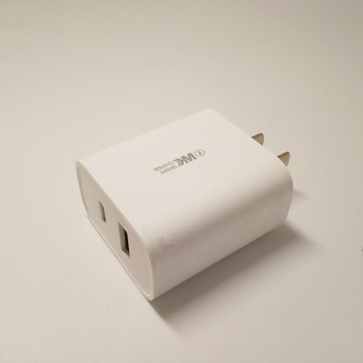 Cóc sạc nhanh cho iPhone Remax WP-U72 2 cổng USB QC3.0+PD Max 18W