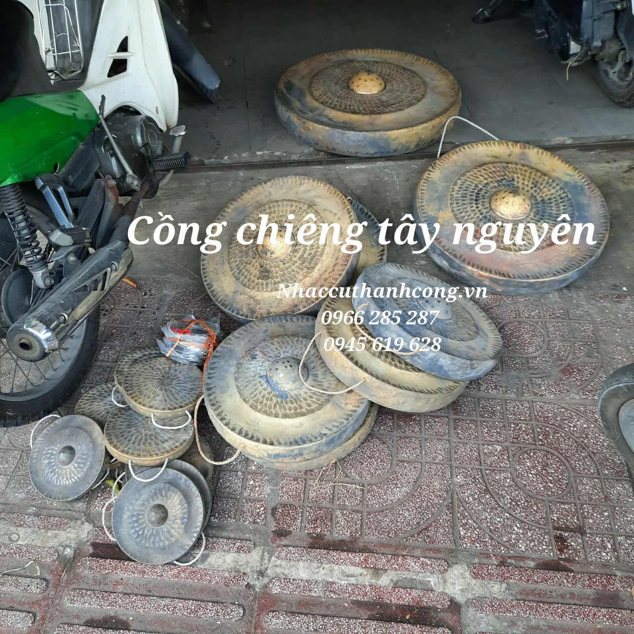 Cồng chiêng đồng size 30cm( có núm tặng dùi gõ )
