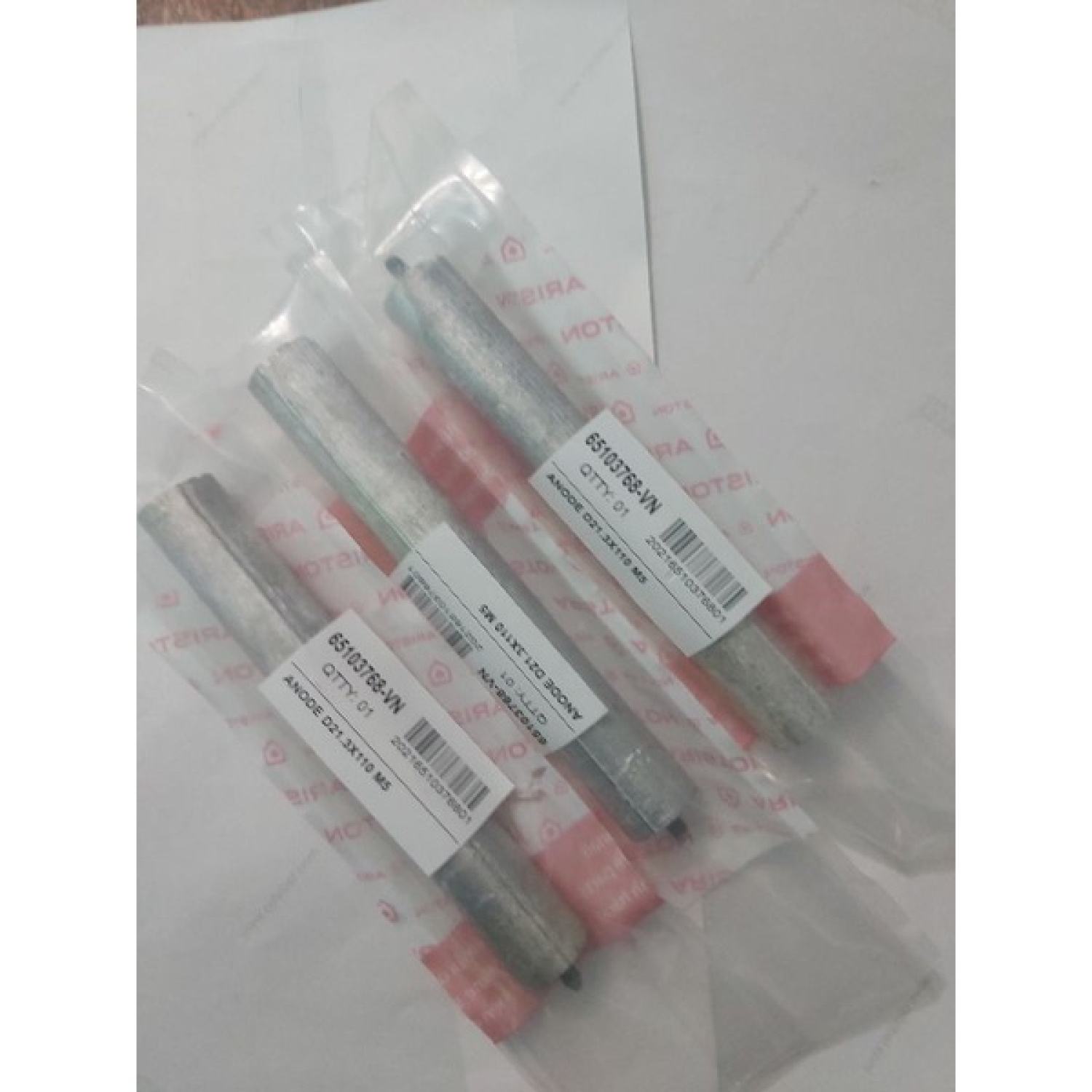 Dây chống giật bình nóng lạnh Ariston. Elcb
