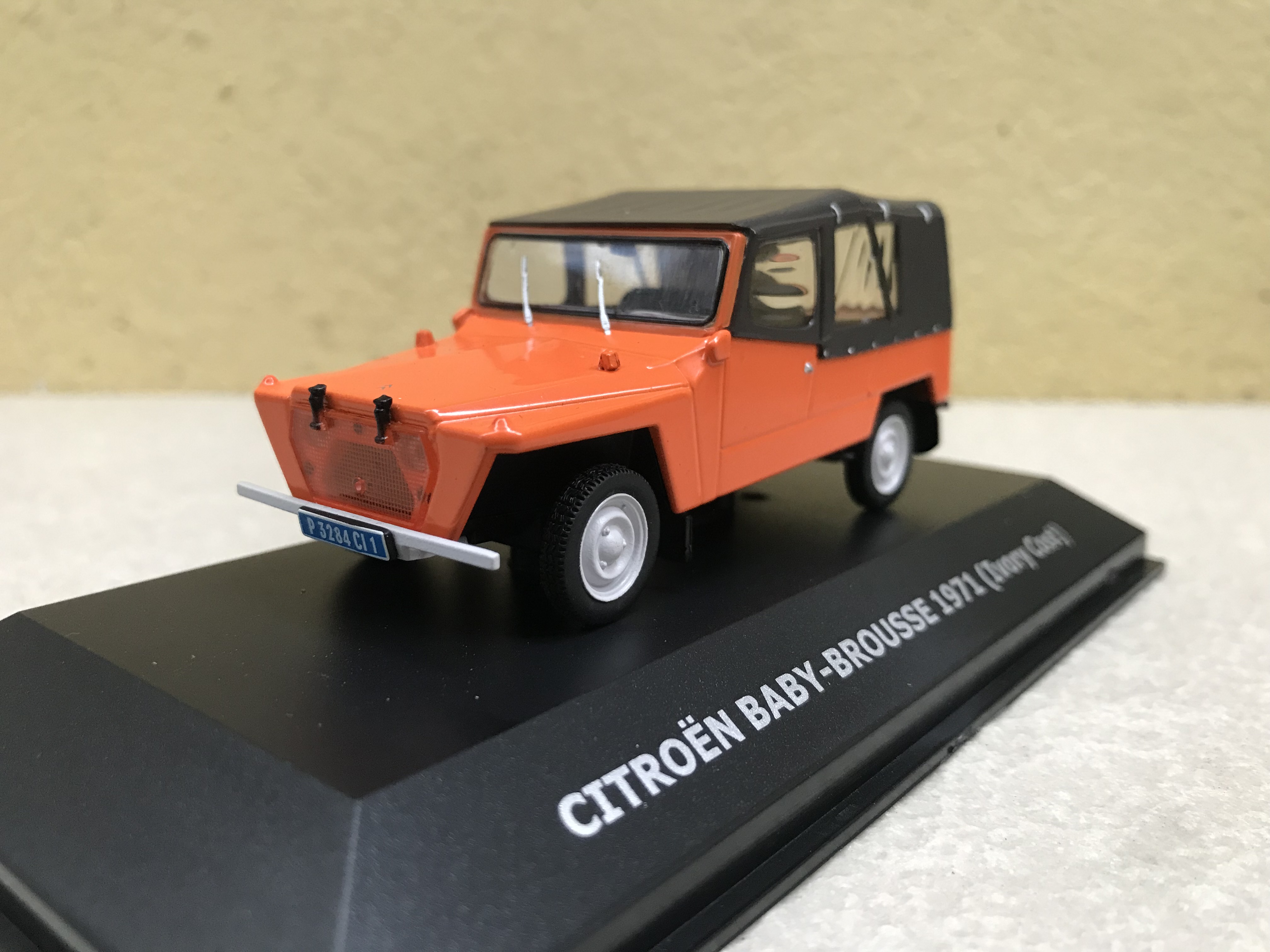 Mô hình xe cổ Citroen DALAT ViET NAM 1971 1:43