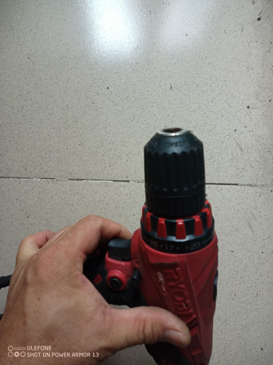 Máy khoan 1 chiều Hitachi đầu kẹp 6.5mm hàng bãi nhật