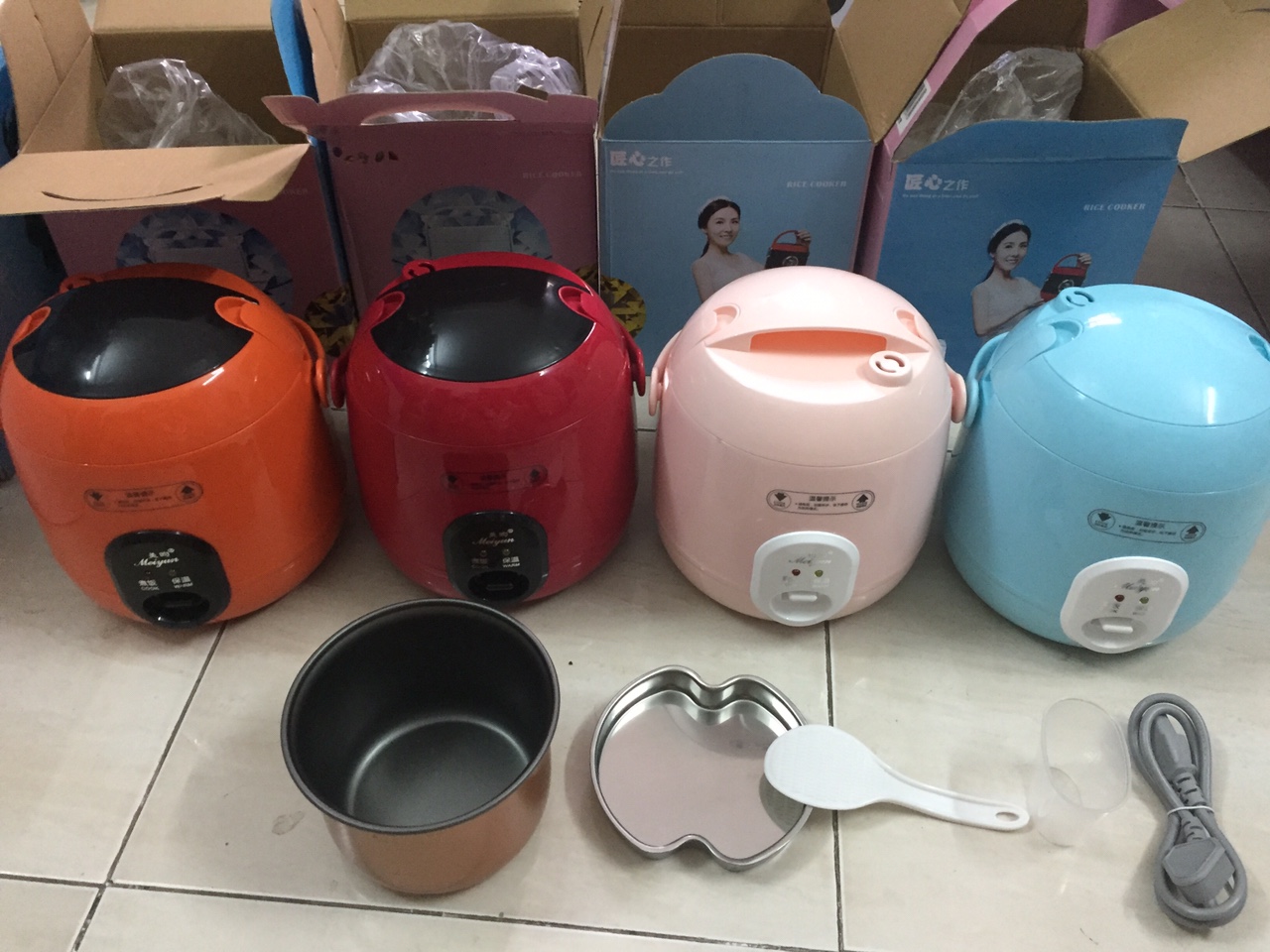 Nồi Cơm Điện Mini A4 Dành cho 1 người ăn