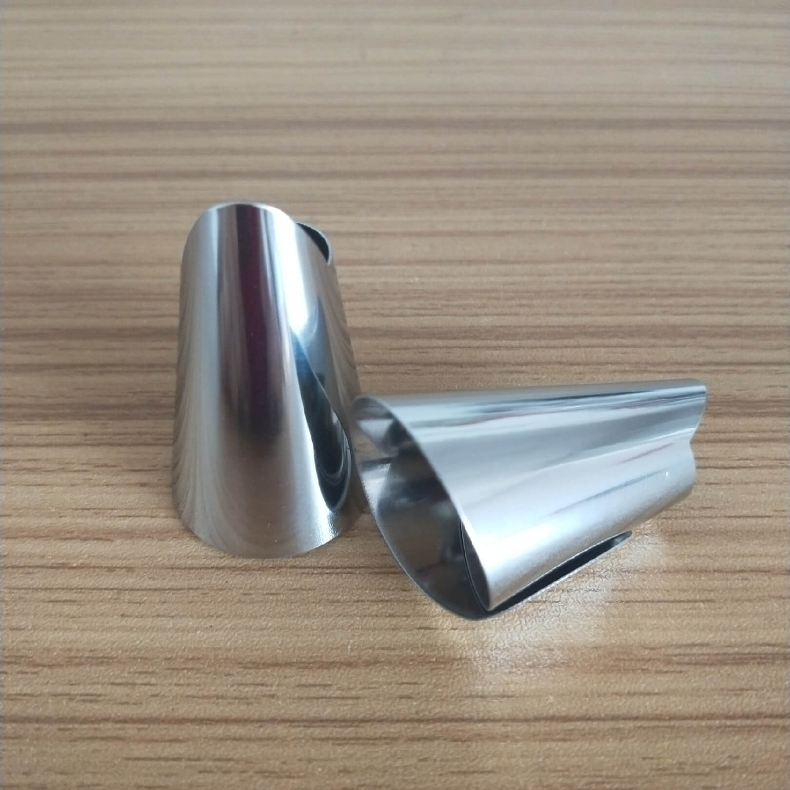 Dụng Cụ Tách Hạt Bọc Ngón Tay Inox Đa Dụng Hamart (Bóc rau củ quả, tách vỏ ngũ cốc, chống đứt tay...)