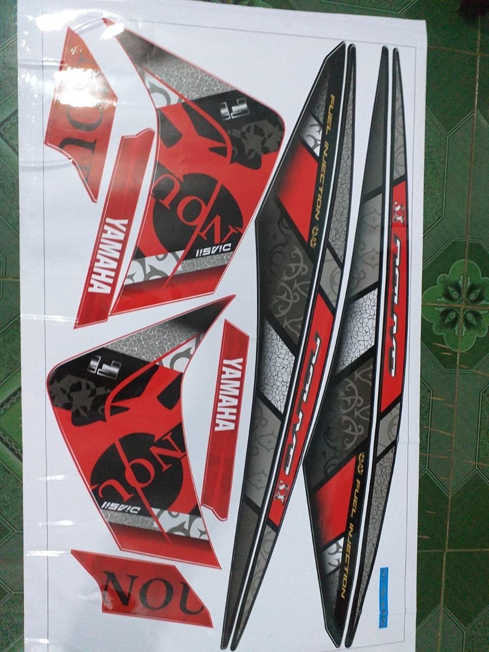 Tem rời dán xe novo5