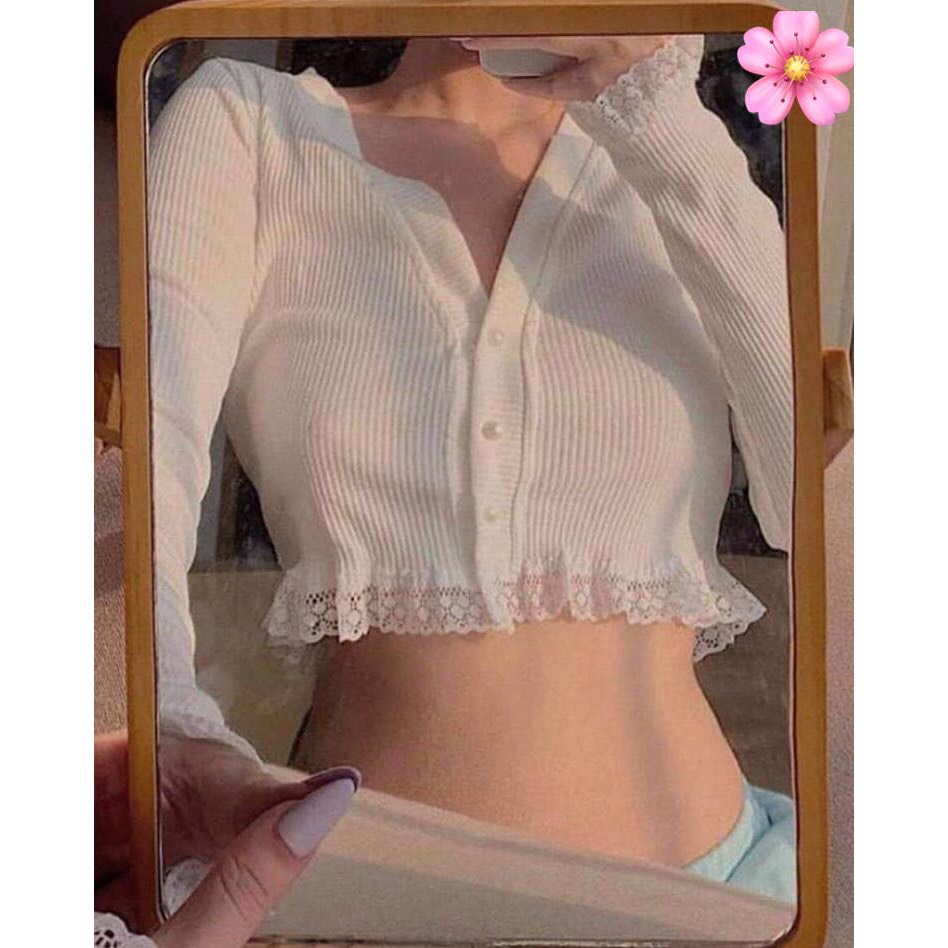 Áo croptop kiểu cổ V tay dài phối ren