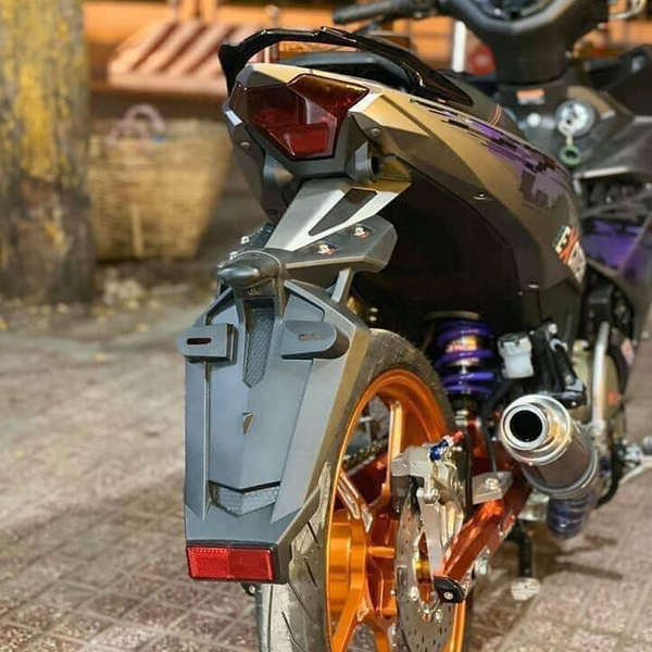 [CHUYÊN DÈ] DÈ SAU,DÈ BẮT BIỂN SỐ KIỂU MALAYSIA CHO EXCITER 150 CAO CẤP (KÈM MẮT MÈO)