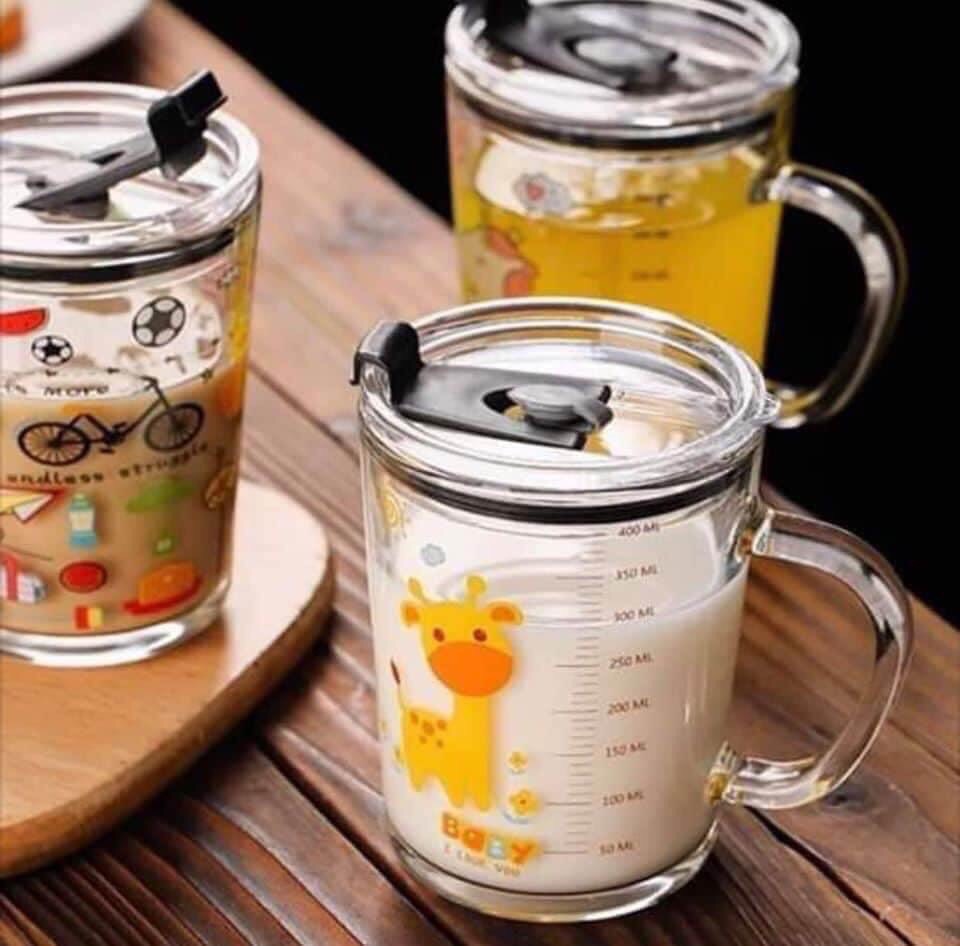 Cốc Thuỷ Tinh Chia Vạch Ml Có Nắp Chống Đổ