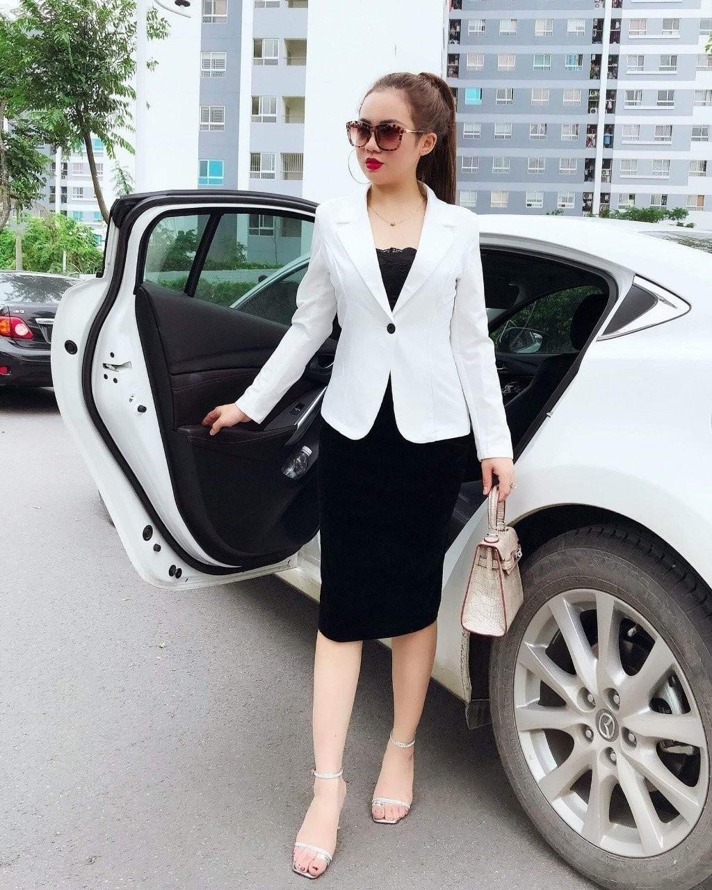 Combo đầm ôm kèm áo khoác vest công sở