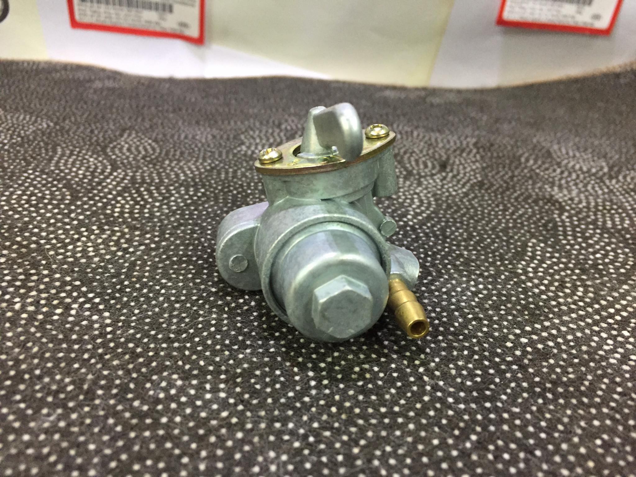 khóa xăng bxl xe 67 - mã 02