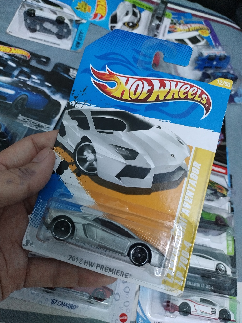 Xe Hotwheels Siêu Xe Lamborghini Aventador LP700 - 4 (Màu Xám)