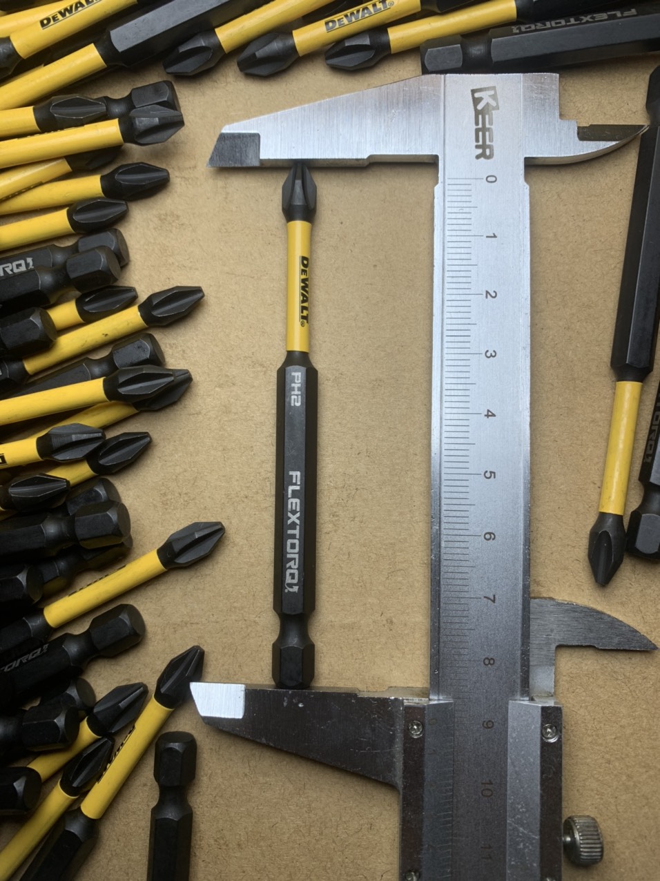 Mũi vít Dewalt PH2 FLEXTORQ dài 90mm có từ ( SL :1 mũi )