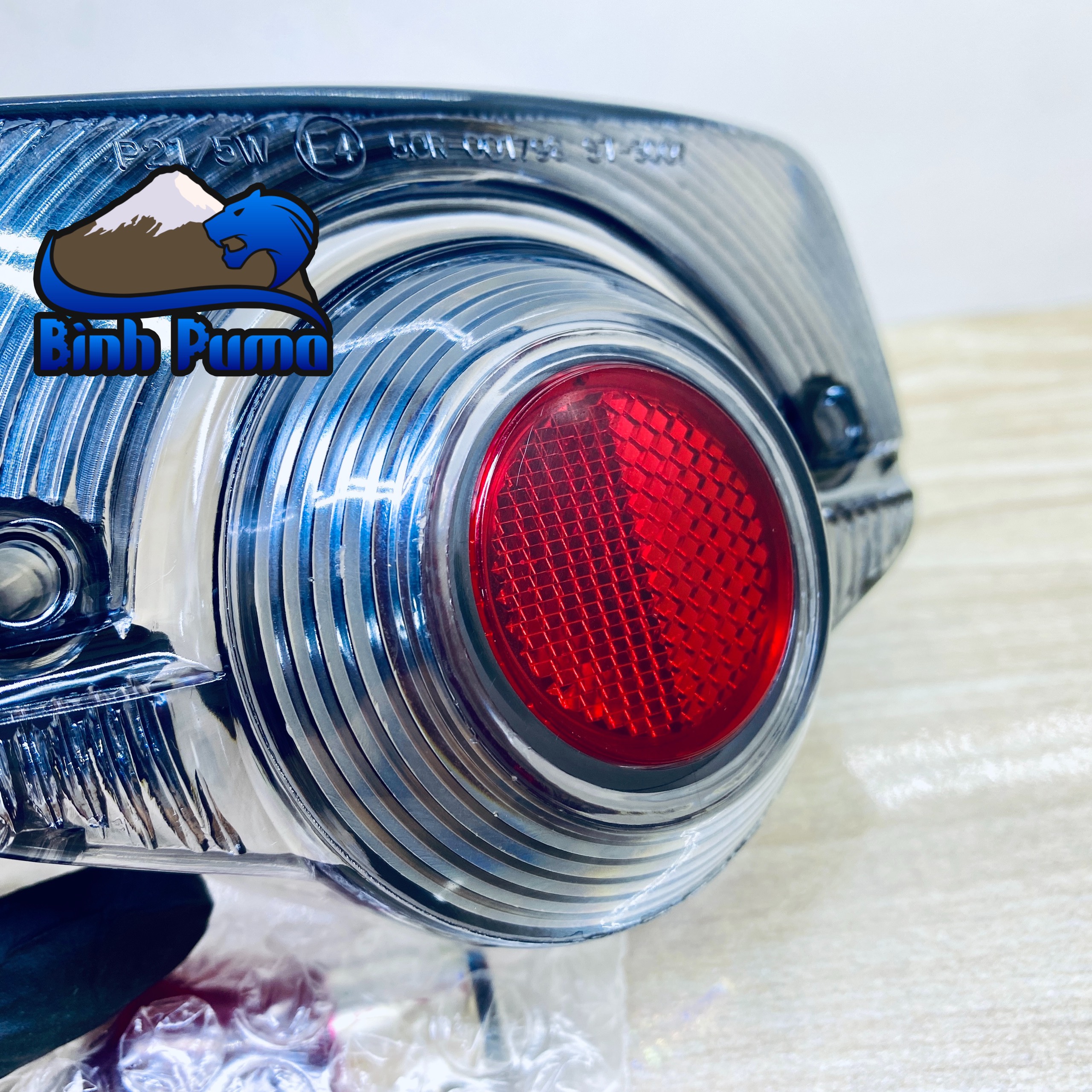 Chụp đèn sau MADMAX màu khói