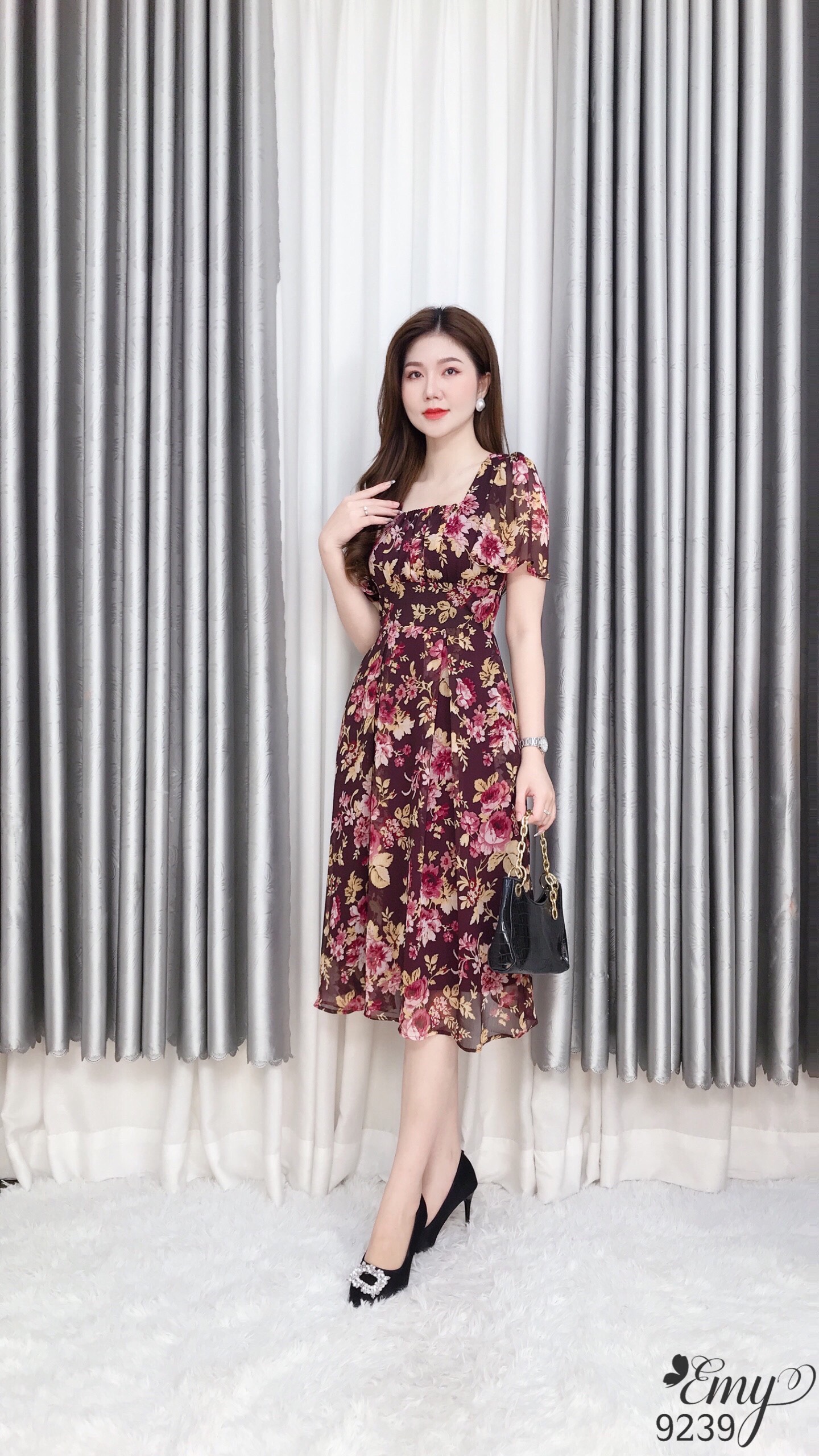 Đầm EMY EM9239 Xoè Cổ Vuông Đỏ Rượu