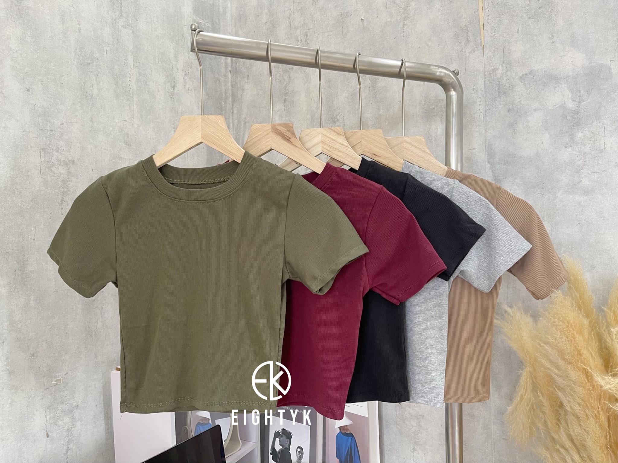 EIGHTYK Áo Croptop Tay Ngắn Trơn
