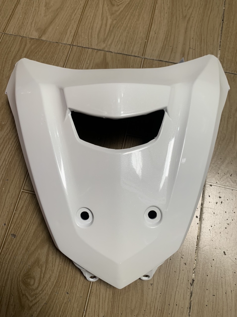 Mặt nạ xe FUTURE 125cc đời pha đèn led có lổ gắn rổ màu trắng