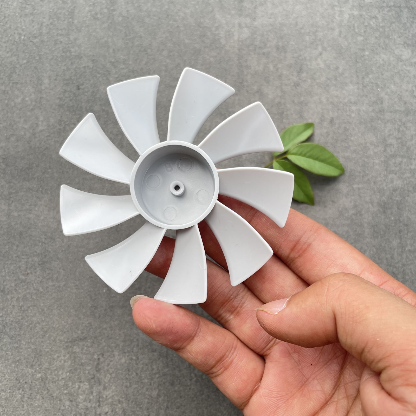 Cánh quạt 80mm 9 lá trục 2mm