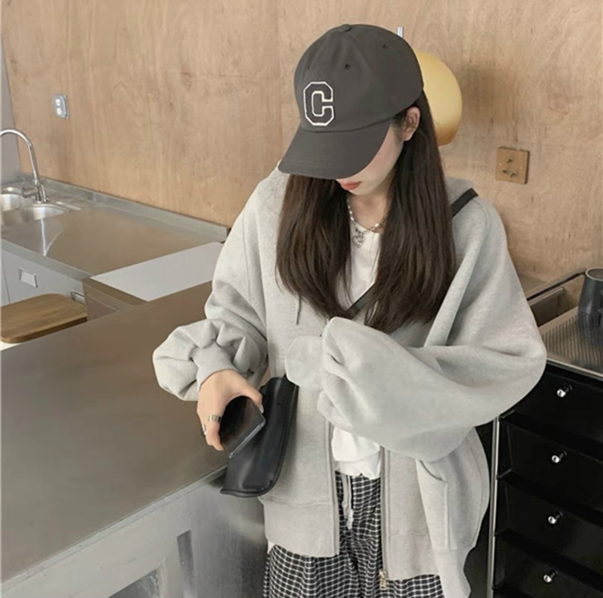 [FREESHIP] ÁO KHOÁC SWEATER NAM NỮ PHỐI TÚI, CÓ MŨ TRÙM ĐẦU CỰC CHẤT,FORM RỘNG DÁNG DÀI SIÊU CUTE, PHONG CÁCH HÀN QUỐC NHẸ NHÀNG UT