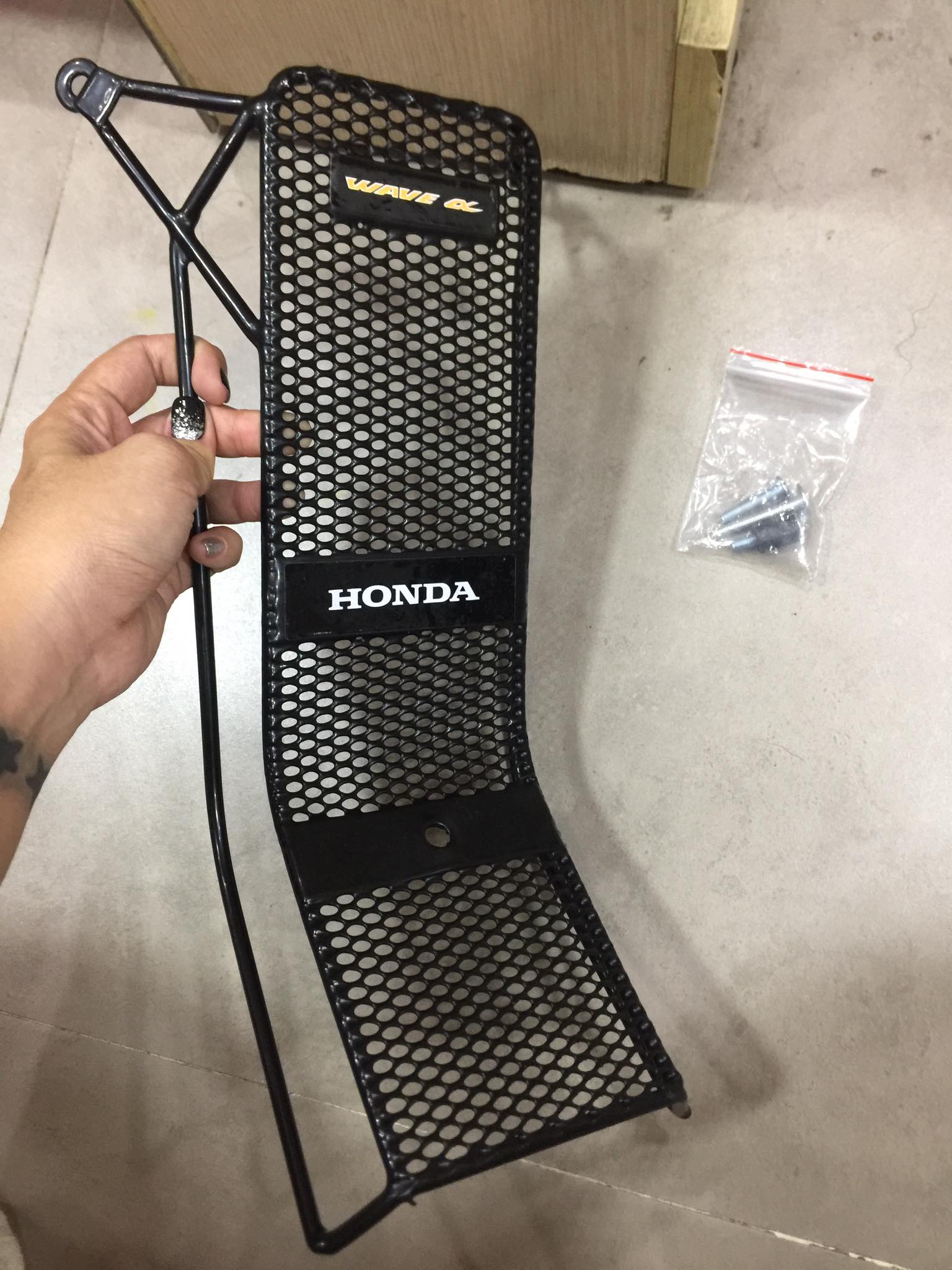 Baga giữa của xe Wave- Anpha dạng lưới.