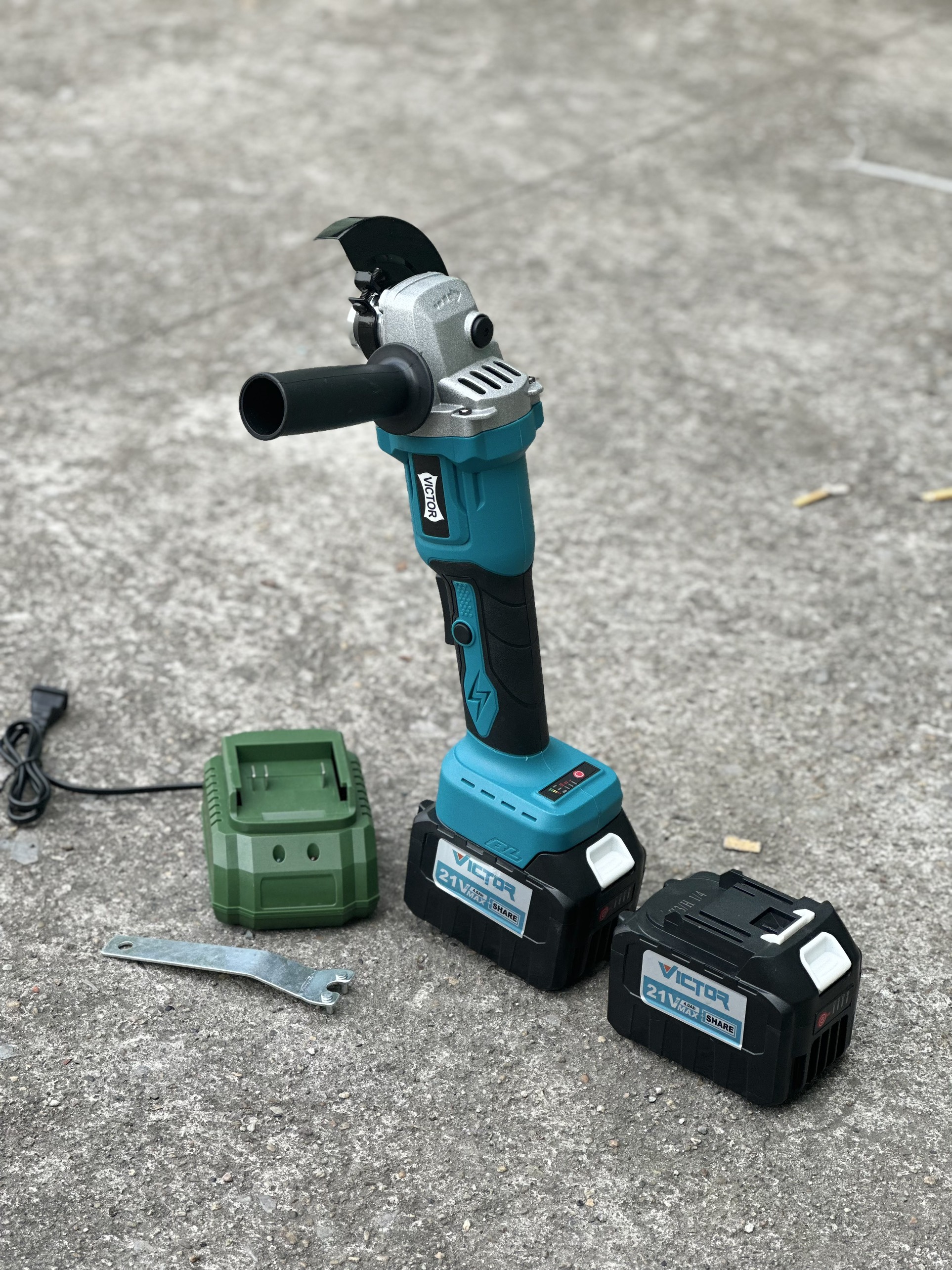 THÂN MÁY mài victor chân pin phổ thông makita không chổi than