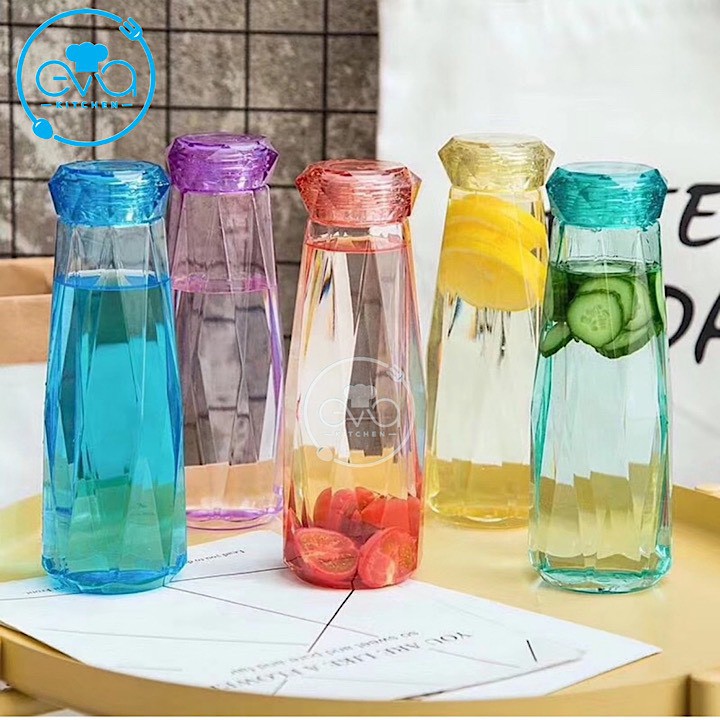Bình Thủy Tinh Đựng Nước Dáng Kim Cương Diamond Cao Cấp 420ml - Màu Ngẫu Nhiên Bình nước được làm bằng thủy tinh màu cao cấp, trong suốt, chịu nhiệt, nắp thiết kế sáng tạo, nắp vặn có khoang chứa trà vô cùng tiện lợi