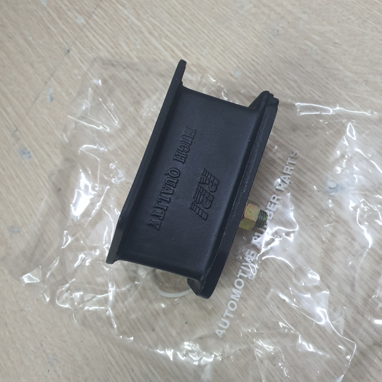 Chân máy Mitsubishi Jolie (hàng thái lan )