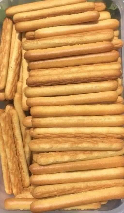 1kg banh quy đũa bơ sữa