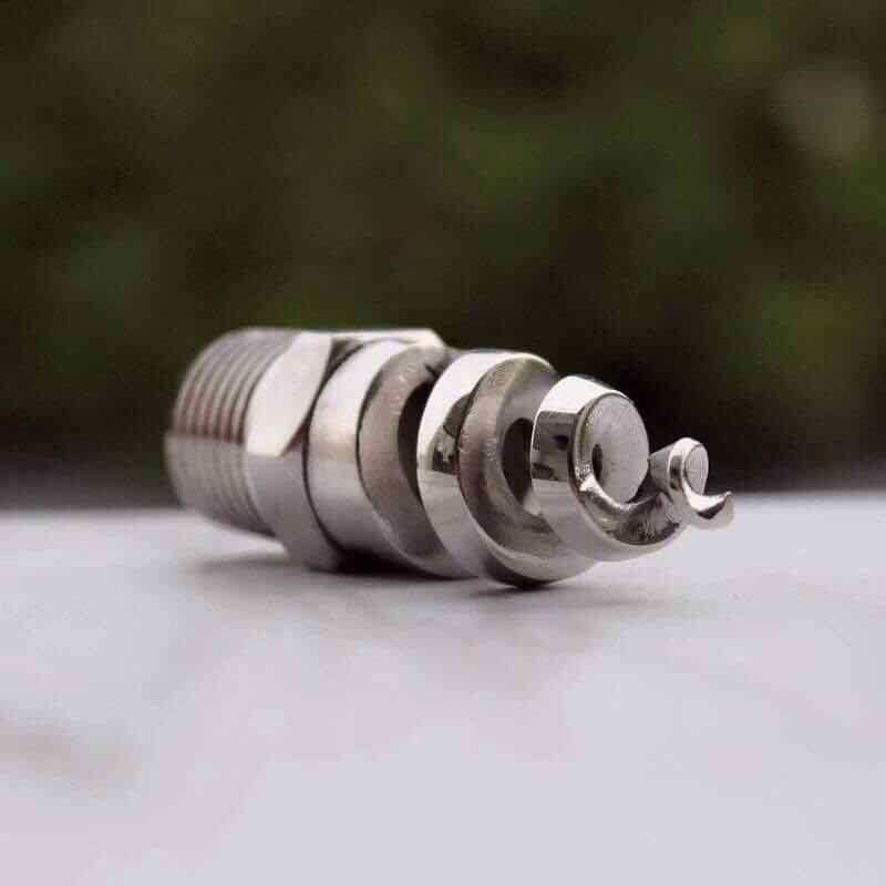 Đầu phun xòe dạng xoắn ốc phi 21mm