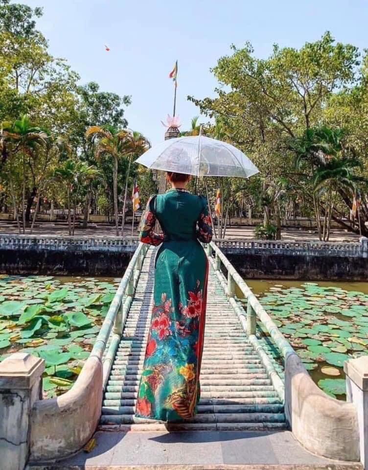 ÁO dài lụa vân gỗ in nổi cao cấp siêu rẻ