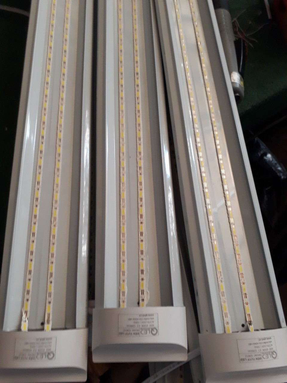 20 ĐÈN LED ỐP TƯỜNG 1,2M - 36W