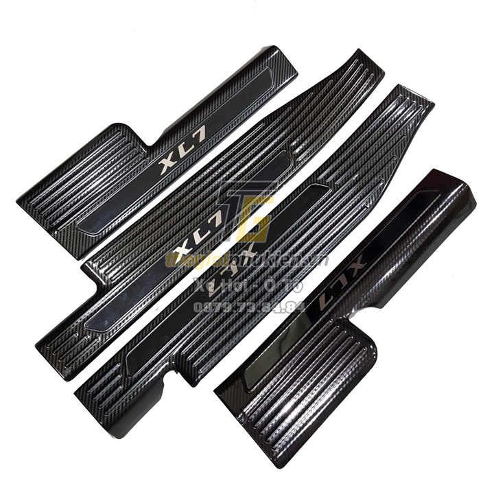 Ốp bậc cửa, Nẹp bước chân bên trong Suzuki XL7 - vân Carbon