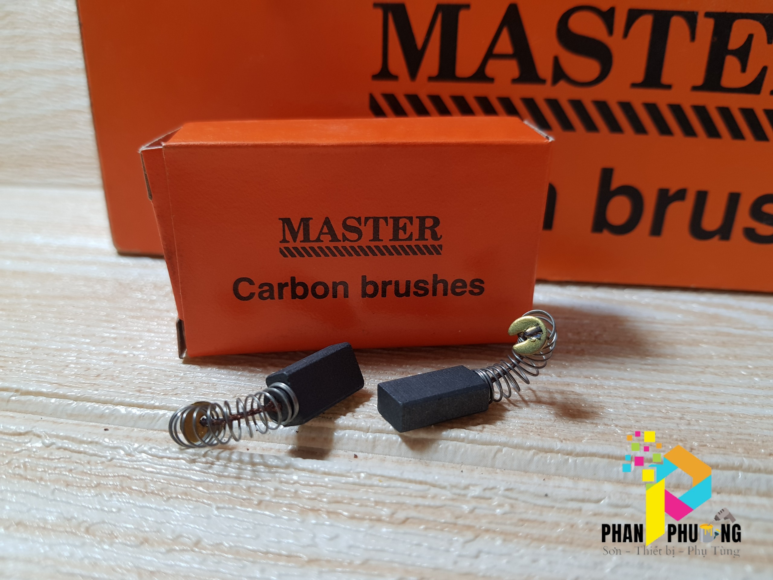 Hộp 2 Chổi Than Master Cho Máy Khoan , Máy Cắt ( giá siêu rẻ)