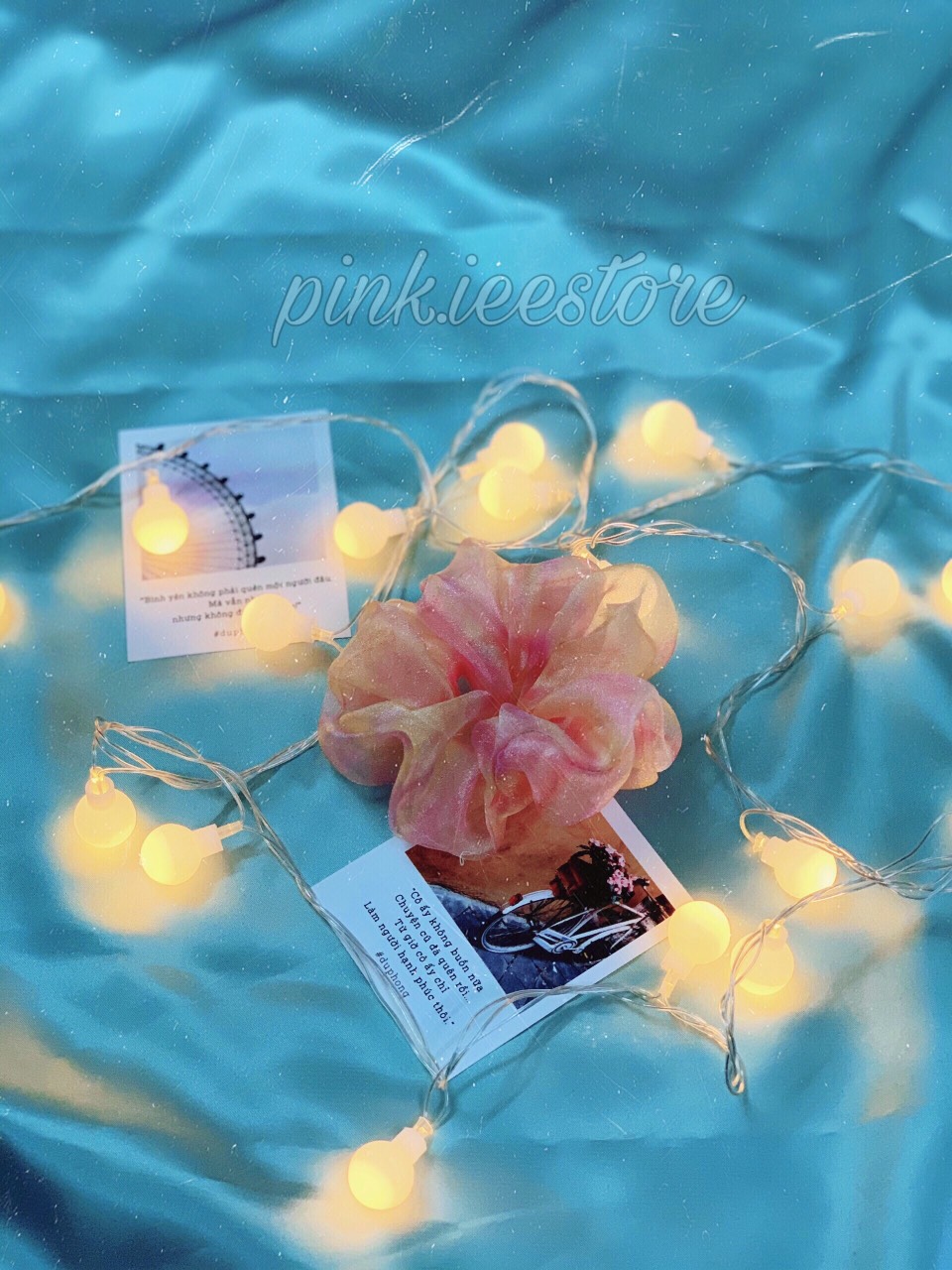 [HCM]SCRUNCHIES VẢI VON HOLOGRAM BẢNG 2 - CỘT TÓC HOTTREND
