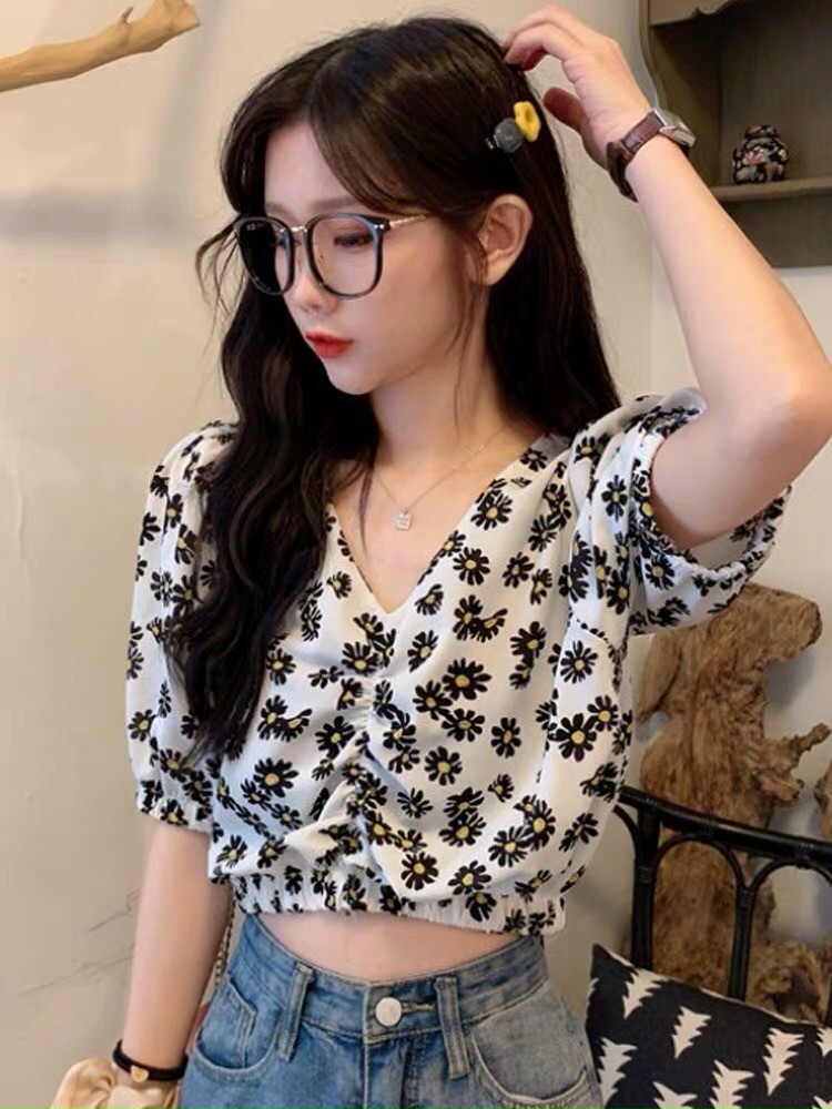 ÁO CROPTOP HOA CÚC CỔ ÁO KIỂU V CHẤT VẢI VOAN LỤA DÀY MỊN CỰC ĐẸP CỰC THOÁNG MÁT SGR
