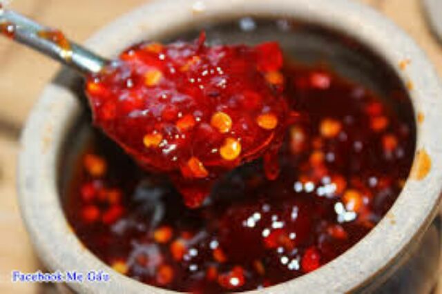 Tương ớt rim cay ngọt Đà Nẵng Hội An dùng ăn kèm bún gỏi mì quãng chấm nem chả gói 500gr - đặc sản Đà Nẵng