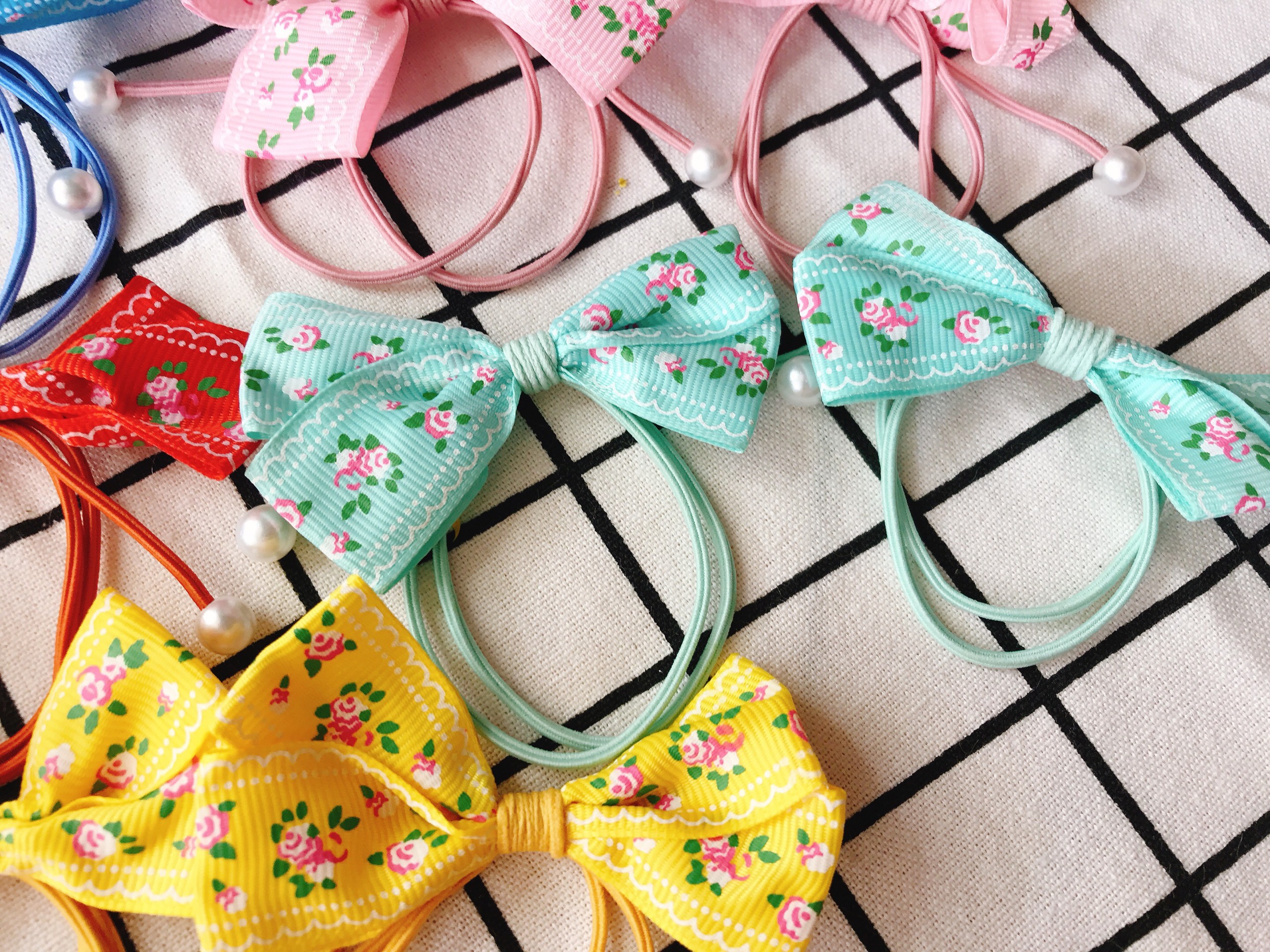 Set 2 cột nơ hạt ngọc
