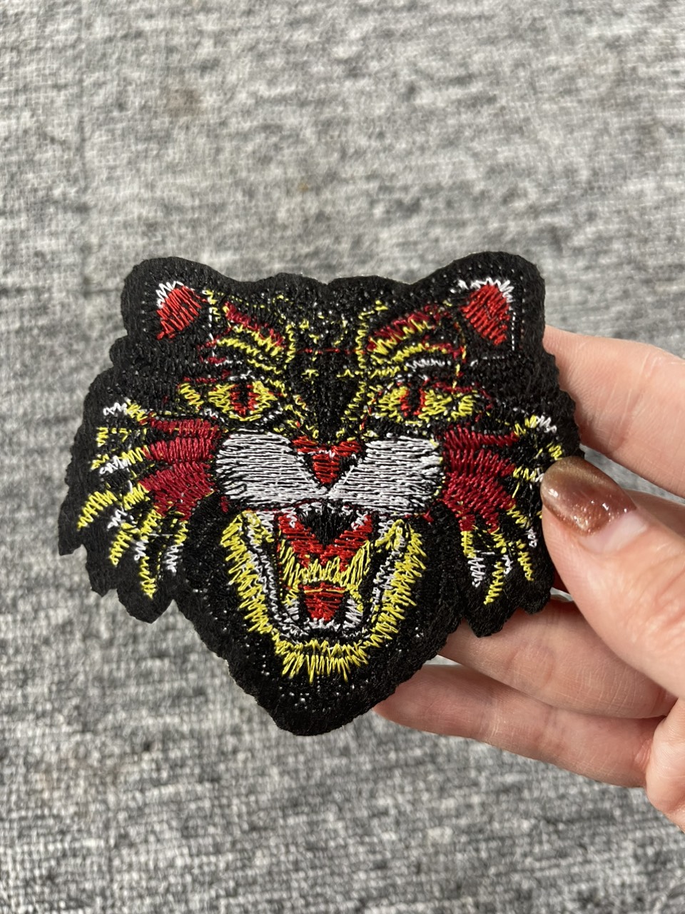 Miếng Sticker Thêu Ủi hình logo sói