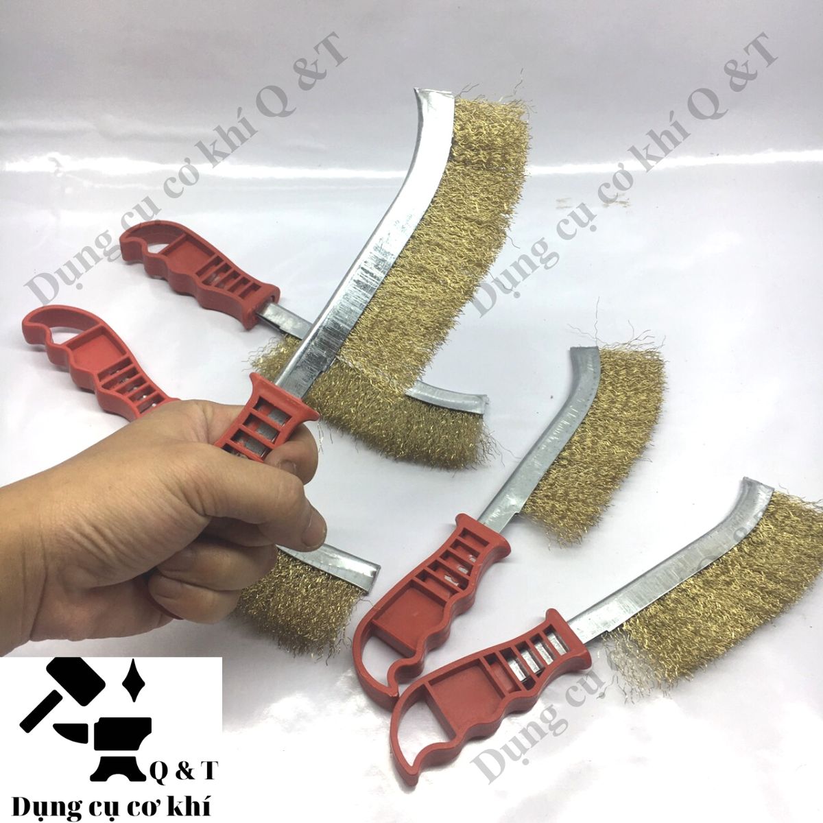 Chổi đánh rỉ cán đỏ cước đồng cầm tay đỏ
