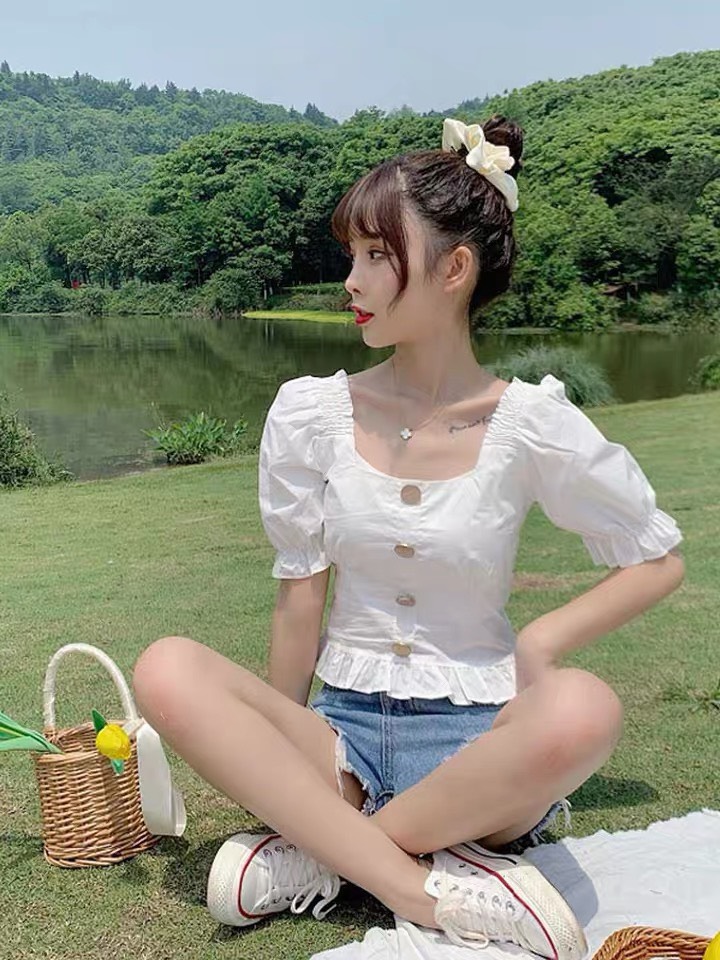 Áo voan cổ V nút trước tay ngắn dễ thương TTSLA0244