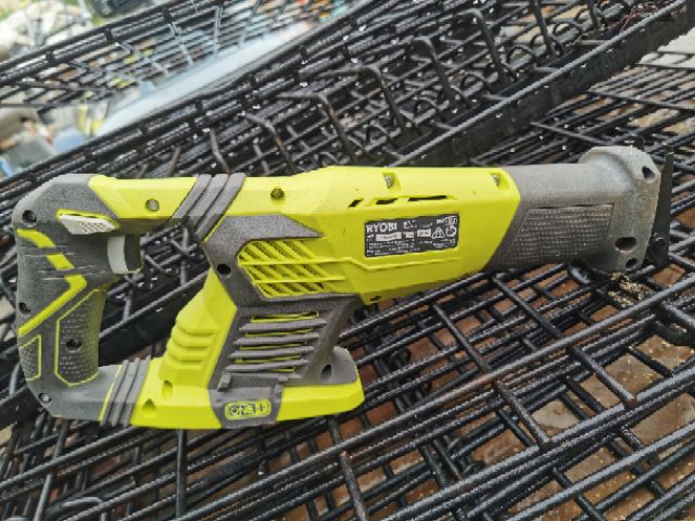 THÂN MÁY CƯA KIẾM RYOBI RRS1801 ( Không pin+sạc)