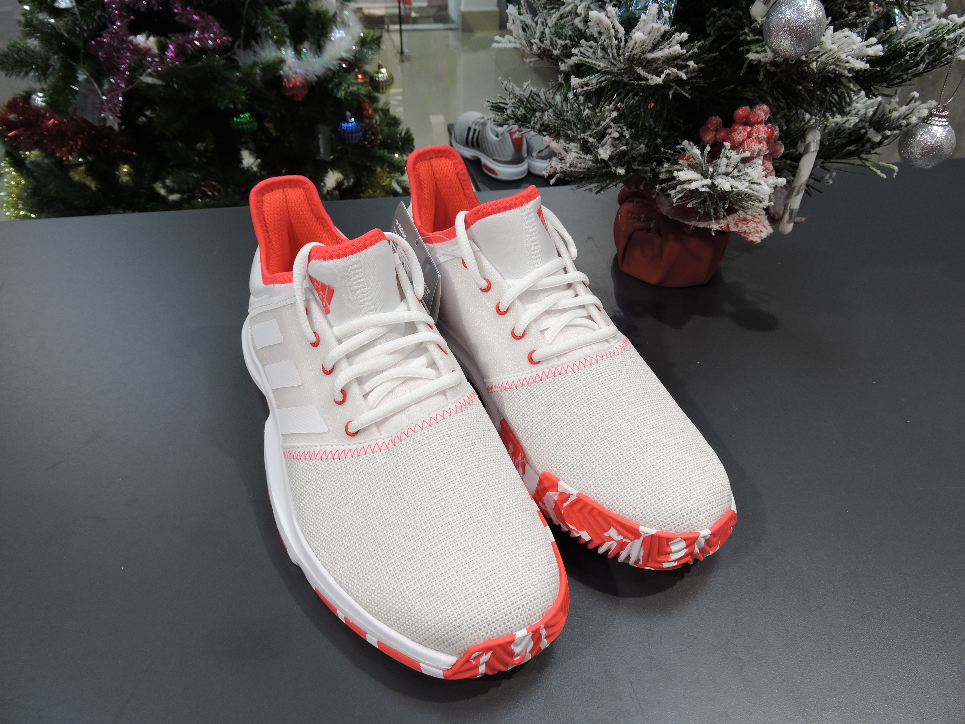 >> SO SÁNH GIÁ GIÀY THỂ THAO NỮ ADIDAS SENSEBOOST GO W - G26948 | Shopee Lazada Sendo Tiki | Nên mua ở đâu rẻ nhất 256 Giày thể thao / Giày Tennis Adidas GameCourt W MC F36720 chính hãng cho nữ