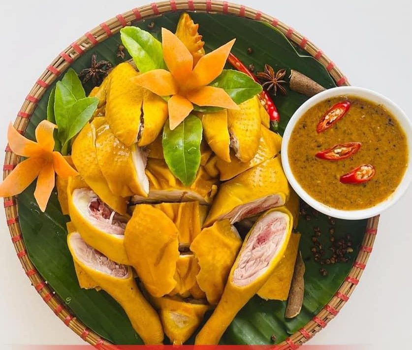 Gà ủ muối hoa tiêu nữa con ( giao hcm )
